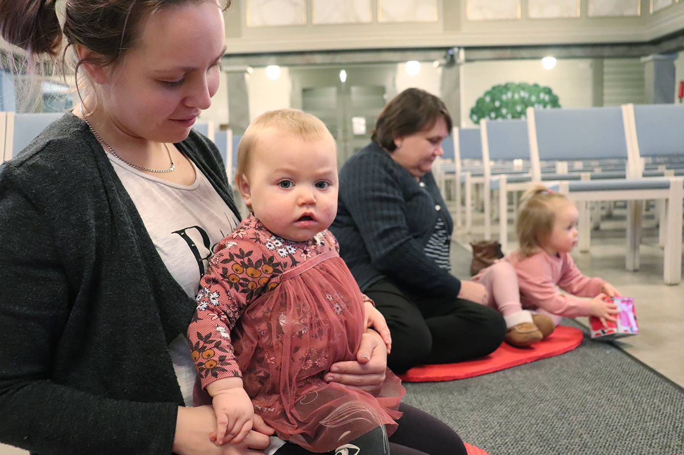 Perhekerhossa pääsee myös musisoimaan